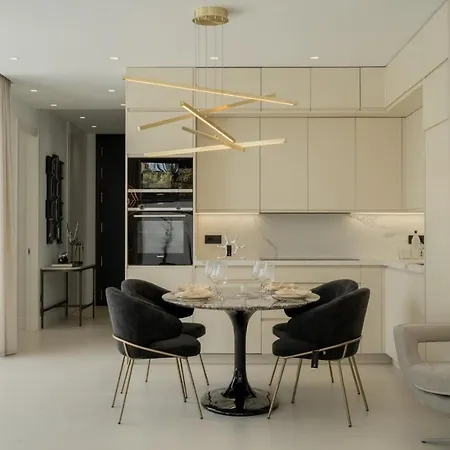 Independientes Modernas Con Piscina Privada Villa