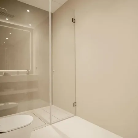 Independientes Modernas Con Piscina Privada *