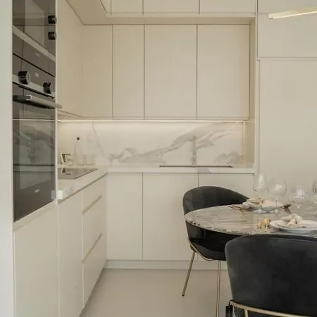 Villa Independientes Modernas Con Piscina Privada