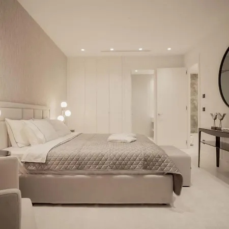Independientes Modernas Con Piscina Privada